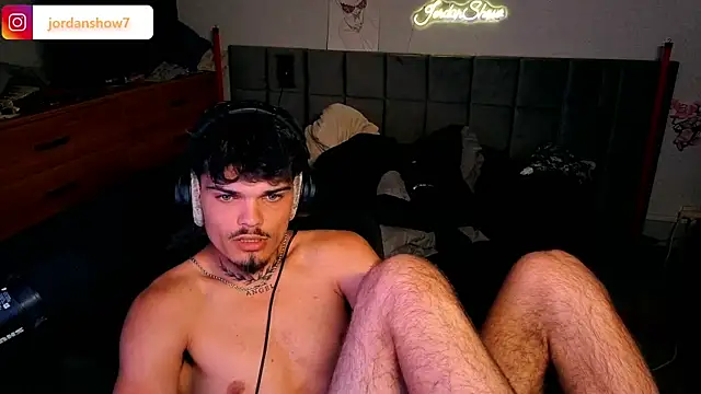 JordanShowのライブXXXチャット