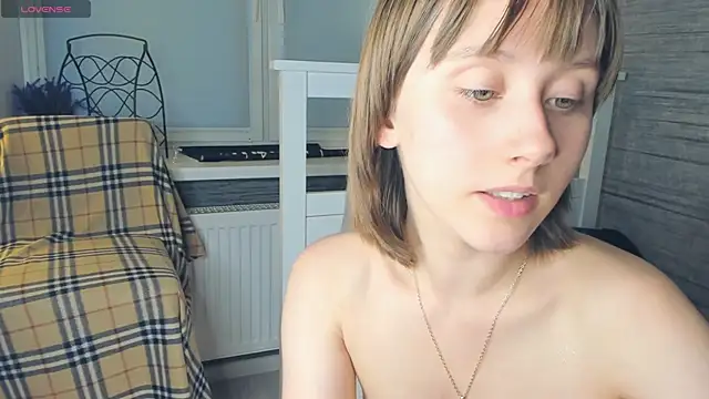 EthalBuffkin Adlı Modelin Canlı XXX Sohbeti