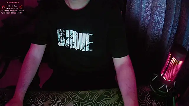 xXxHARDPORNxXx Adlı Modelin Canlı XXX Sohbeti