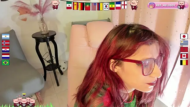 RedMeloddy Adlı Modelin Canlı XXX Sohbeti