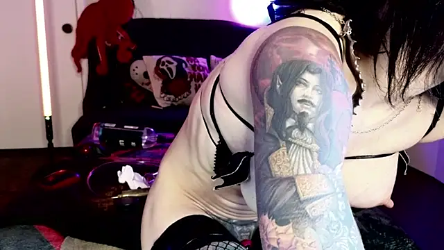 Ivey_Strigoi 라이브 XXX 채팅