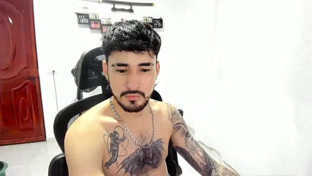 DmitriSanders live XXX chat