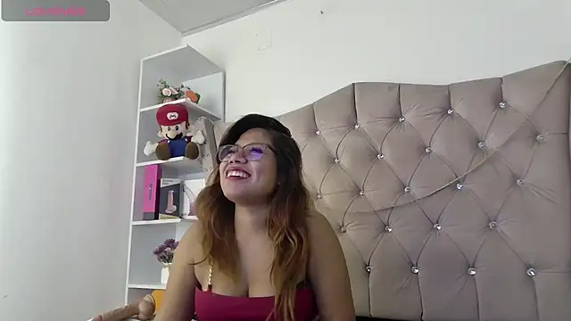 Madi_cutee élő XXX-chatje