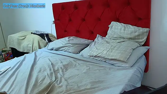 NicoDavisOfficial Chat XXX in diretta