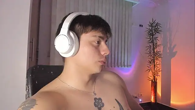 Chat +18 de Giordano_Russo ao vivo