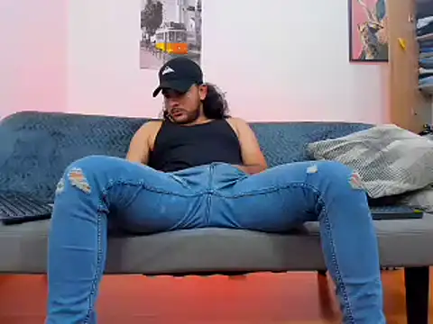 tuyo1995 live XXX chat