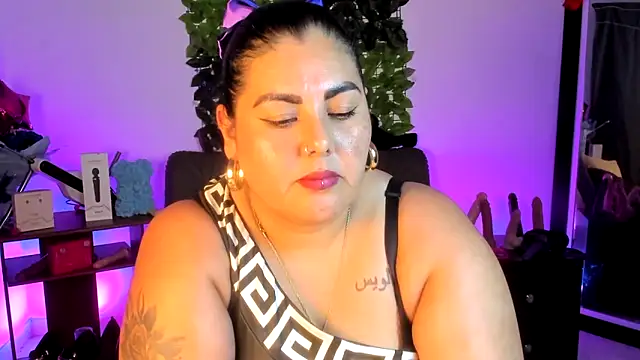 צ'אט XXX בשידור חי של AndreaKinky