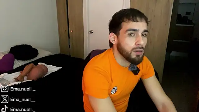 הופעת וובקאם של Emanuell__