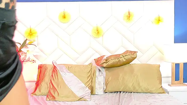 Kiara_Parker_ 现场XXX聊天