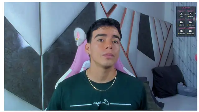 Alejandro_karter18's Live XXX Chat