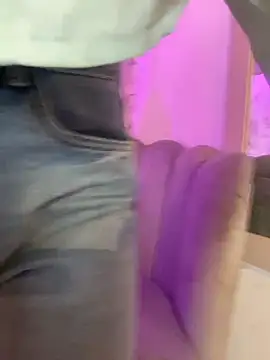AbyThompson Chat XXX in diretta