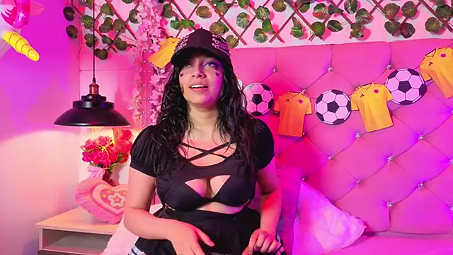 Kira-Berry's Live XXX Chat
