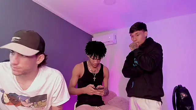 Handsomeboyss19 live XXX chat
