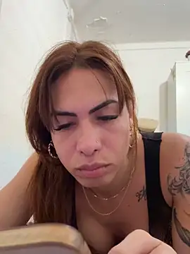 Naomi24herr লাইভ XXX চ্যাট