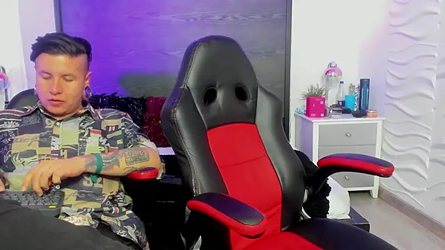 Živý XXX chat inkedsinners_