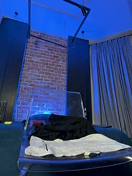 GrayAndrews' Live XXX Chat