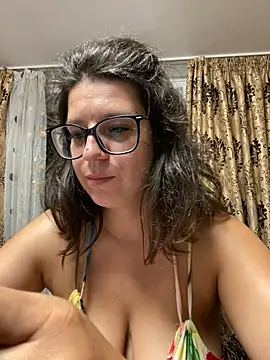 NadiraNoor's Live XXX Chat