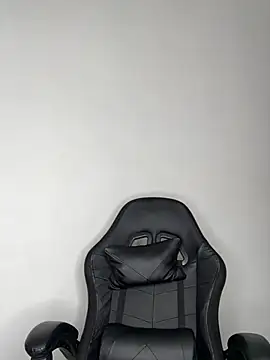 XXX chat uživo modela GoldenAss07
