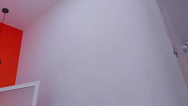 Roxan-hot69's Live XXX Chat