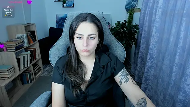 ValeriiMills Chat XXX live