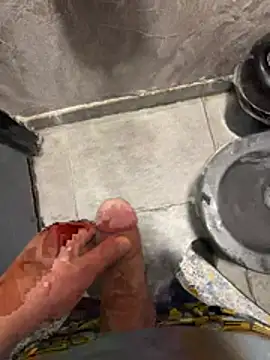 Show modela wegehejdjrj na web-kameri