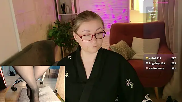Alexandra_Kind 现场XXX聊天