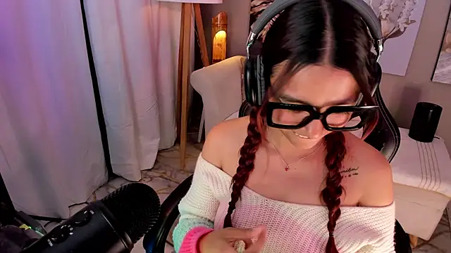 دردشة charlotte_bluee الجنسية المباشرة