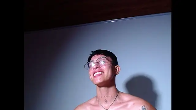 rowanbign Live XXX chat