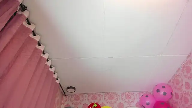 Mini_Rouse's Live XXX Chat