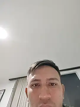 Chat +18 de Mateoobbc ao vivo