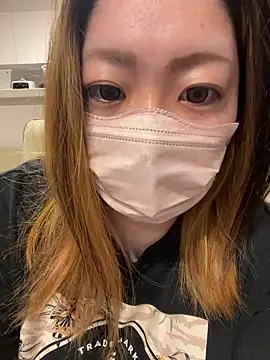 XXX chat uživo modela ichigomilk11