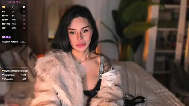 Chat +18 de ParisianDoll ao vivo
