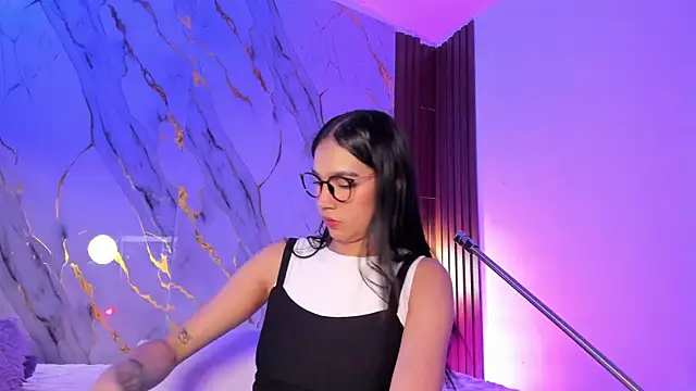 Emmiicute: απευθείας συνομιλία ΧΧΧ