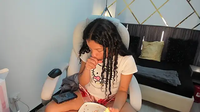 LittleeStar's Live XXX Chat