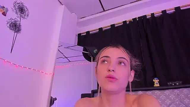 Sophie_vega1's Live XXX Chat