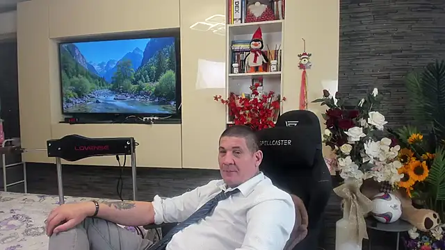 SpartacusDaddy48 Adlı Modelin Canlı XXX Sohbeti