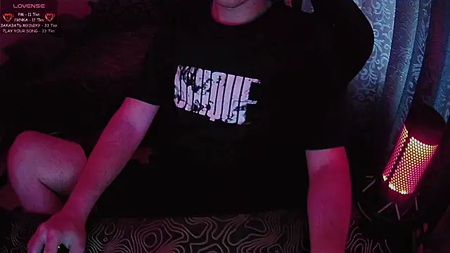 xXxHARDPORNxXx Adlı Modelin Canlı XXX Sohbeti