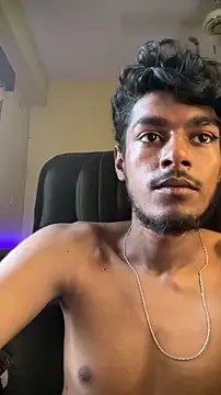 XXX chat uživo modela GunSlay