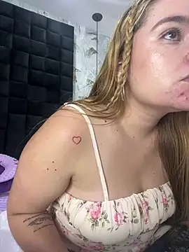 tiffany_bell élő XXX-chatje
