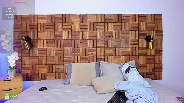 Онлайн чат XXX madydoll_