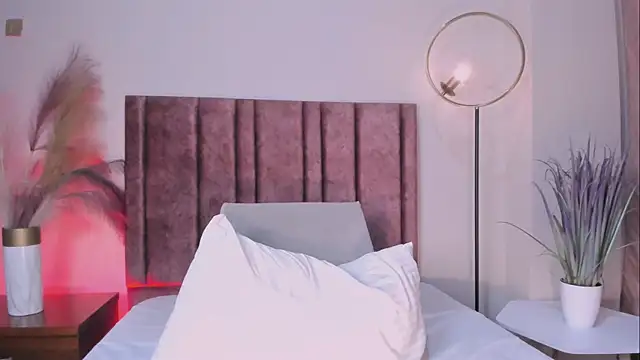 AnnaDenver Adlı Modelin Canlı XXX Sohbeti
