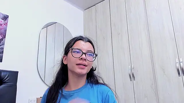 pinky_f00xn Live XXX chat