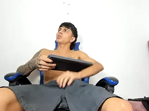 MaikDEMON_ élő XXX-chatje