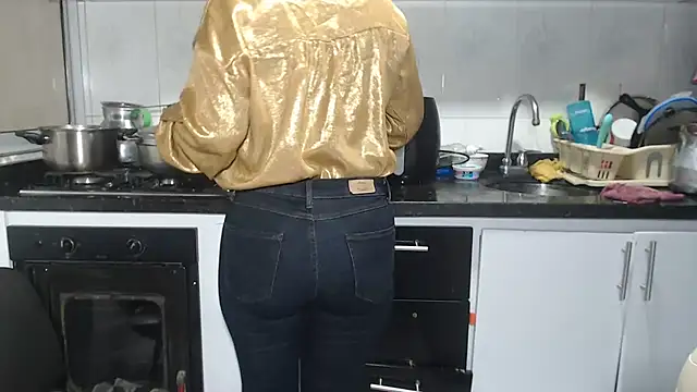 kateleyagrey Adlı Modelin Canlı XXX Sohbeti