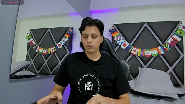 Dante-23 Live XXX-Chat