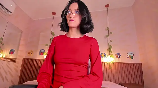 daphne_courtis Adlı Modelin Canlı XXX Sohbeti