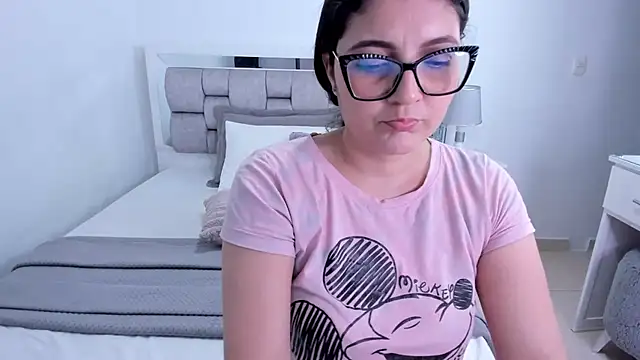 Chatroom XXX en direct de Camilaa_bueno