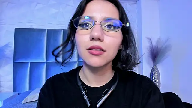 دردشة HollyPeach الجنسية المباشرة