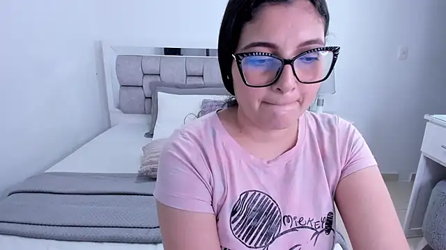 دردشة Camilaa_bueno الجنسية المباشرة