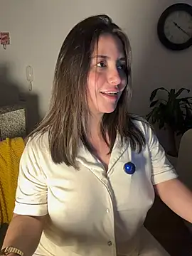 sukhakunis1's Live XXX Chat